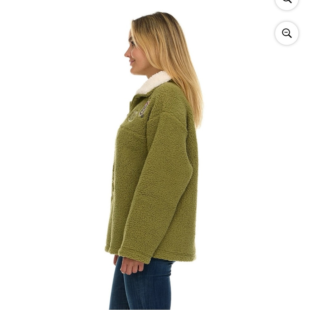 NEW Disney Winnie the Pooh Women’s Winter Sherpa Sweater - Picture 9 of 13